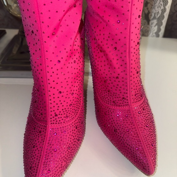 Boots - Picture 6 of 10